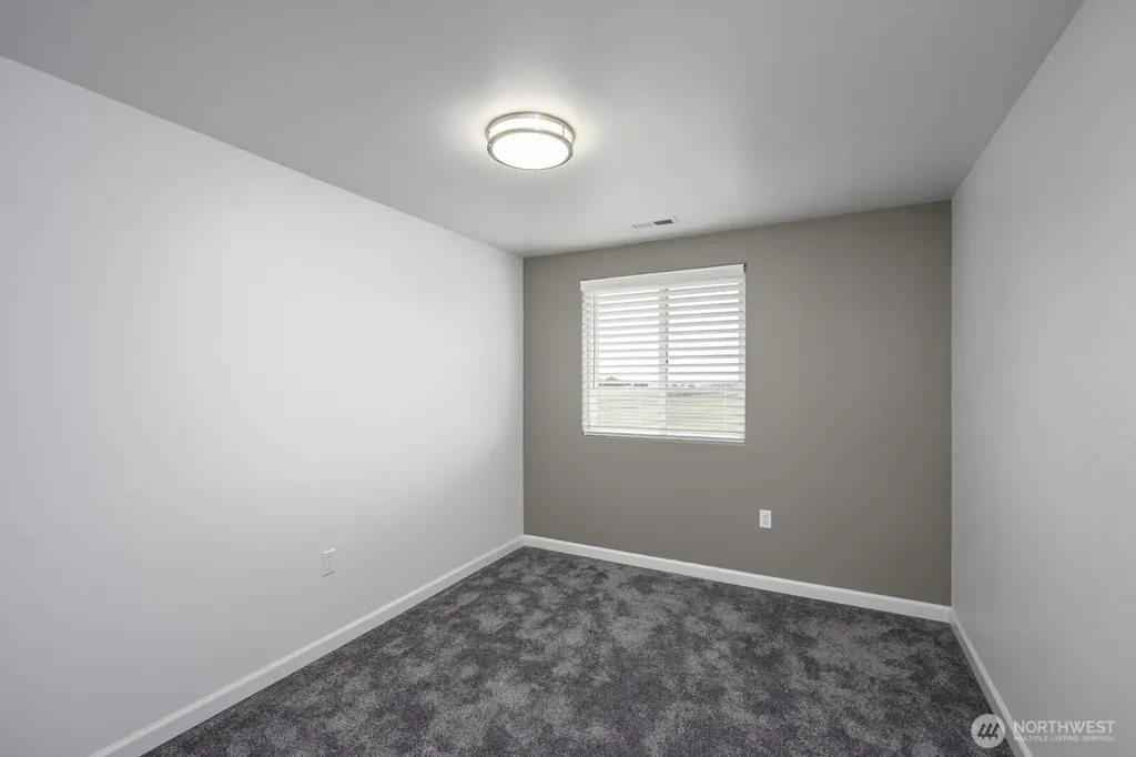 1516 S Husky Drive Moses Lake WA 98837