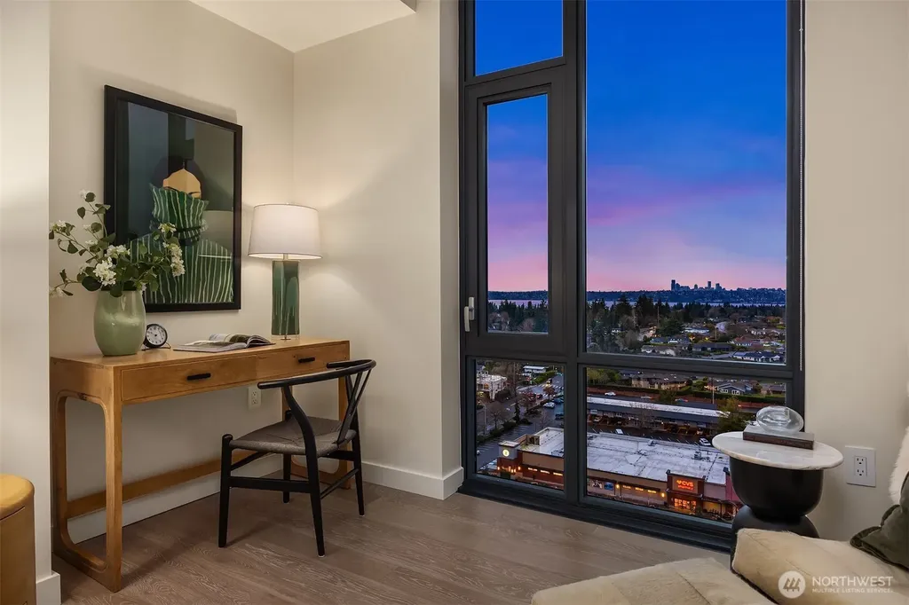 889 Avenue Square NE Bellevue WA 98004