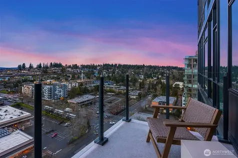889 Avenue Square NE Bellevue WA 98004