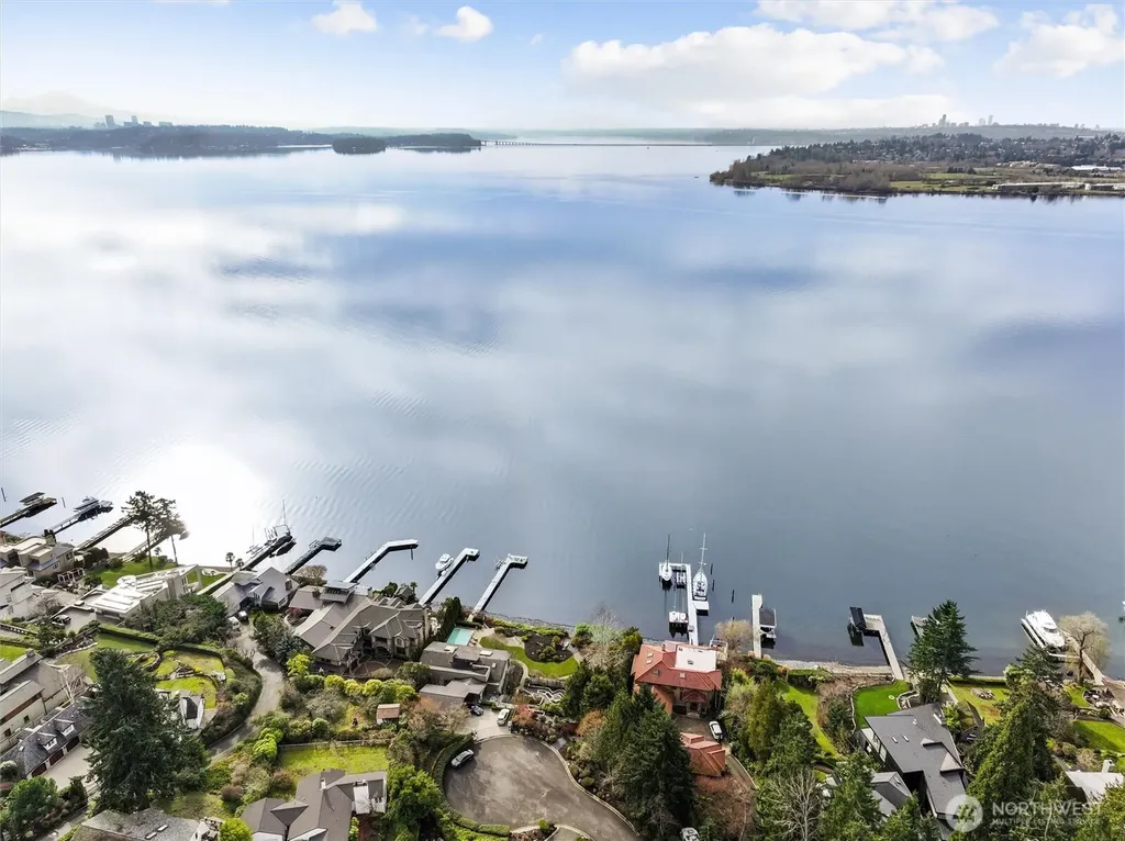 11121 79th Place NE Kirkland WA 98034
