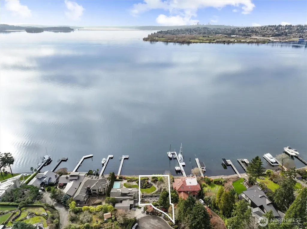 11121 79th Place NE Kirkland WA 98034