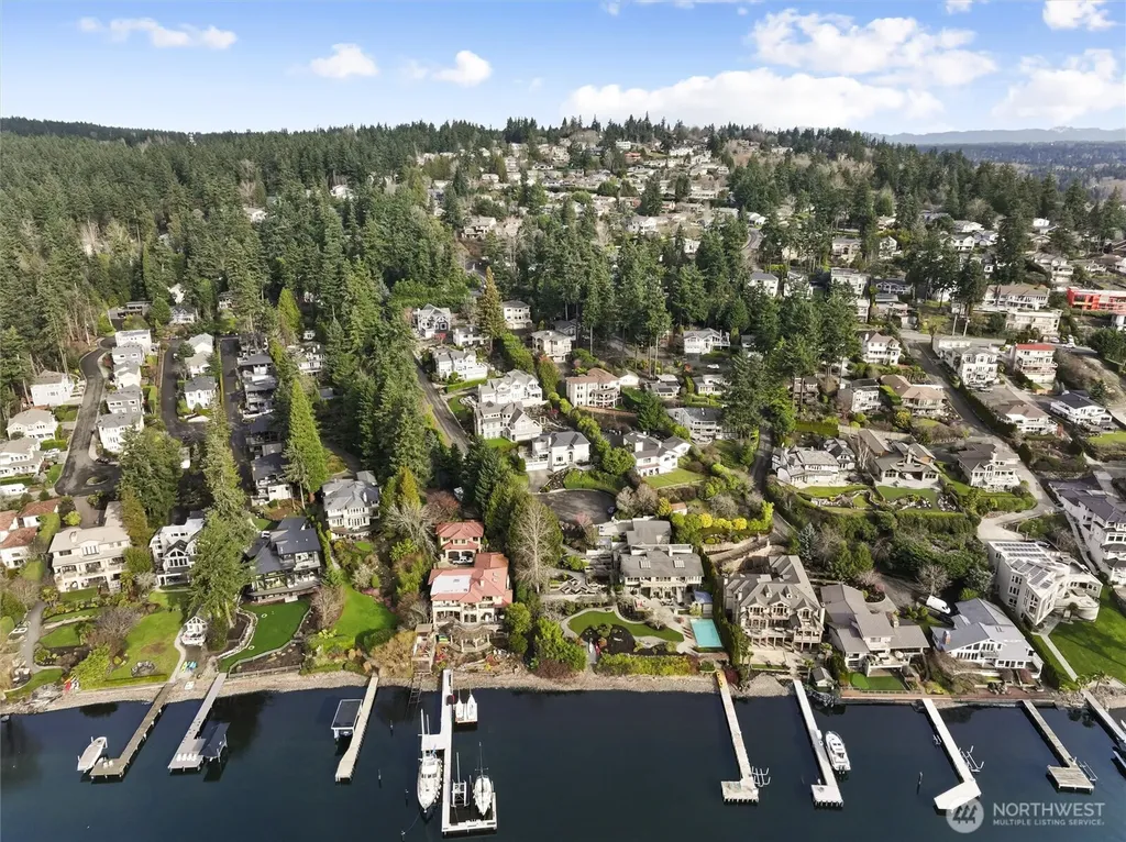 11121 79th Place NE Kirkland WA 98034