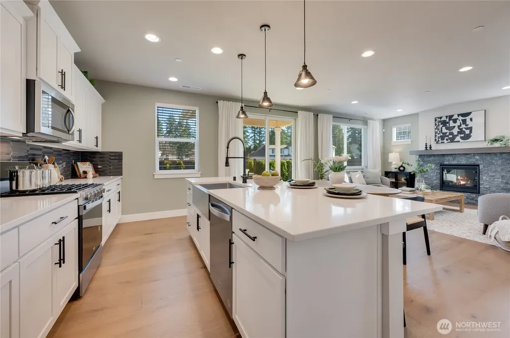 217 156th Place SW Lynnwood WA 98087