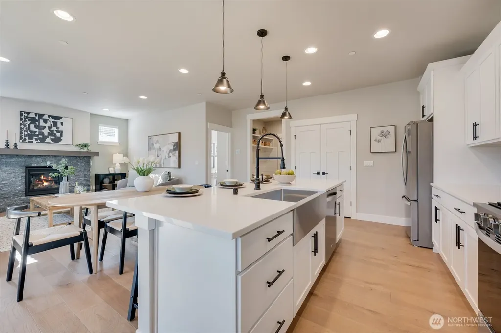 217 156th Place SW Lynnwood WA 98087