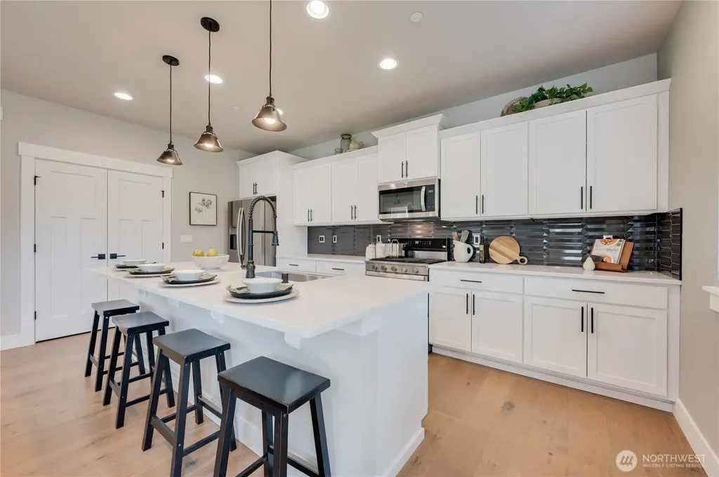 217 156th Place SW Lynnwood WA 98087