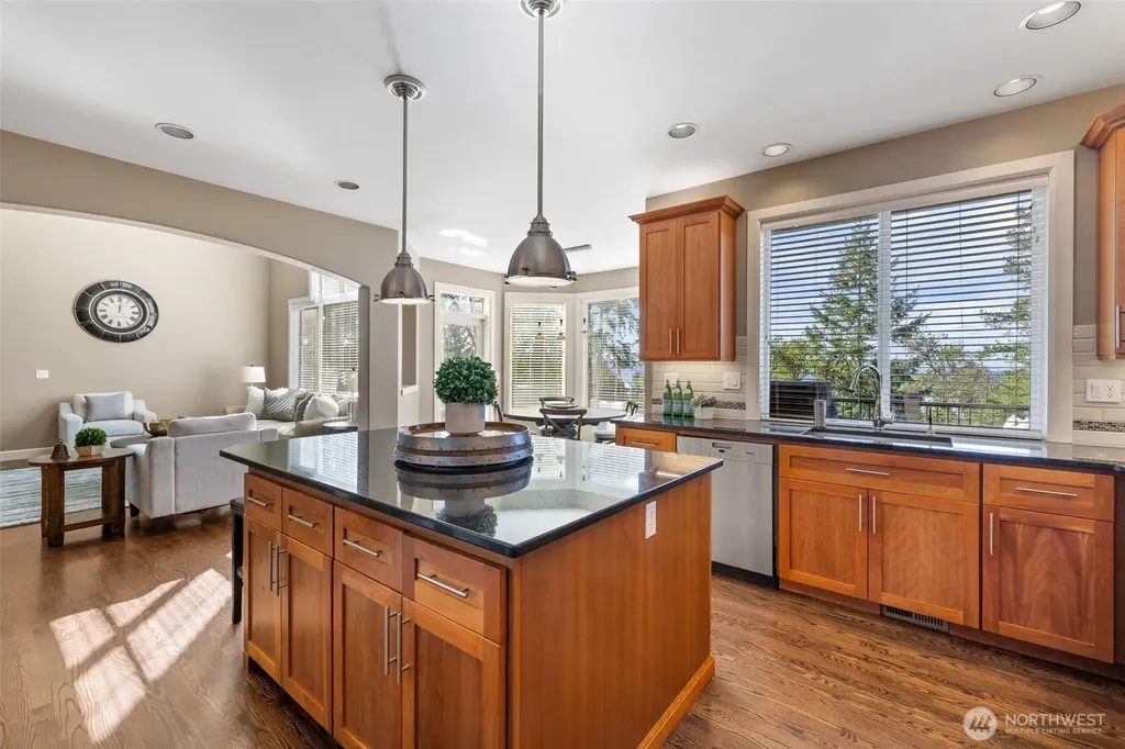 1915 205th Place NE Sammamish WA 98074
