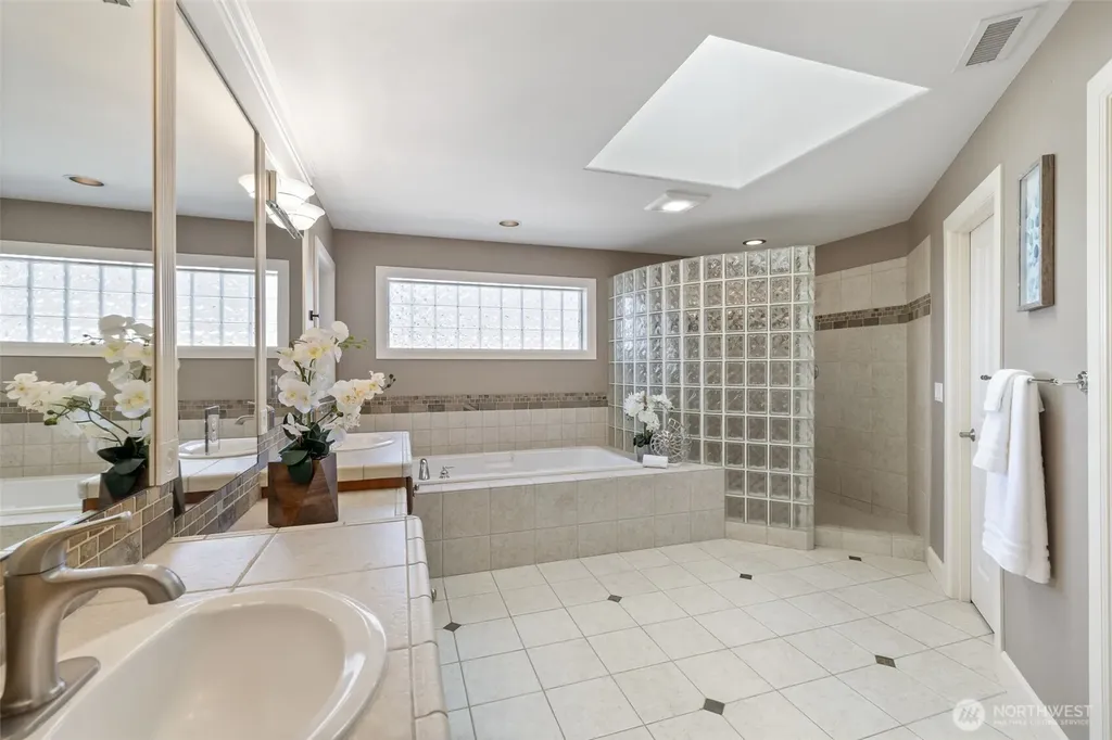 1915 205th Place NE Sammamish WA 98074
