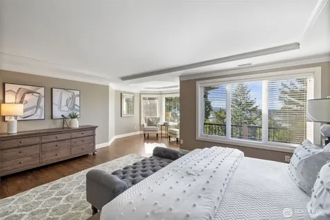 1915 205th Place NE Sammamish WA 98074