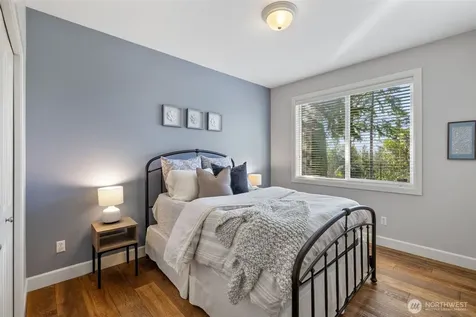 1915 205th Place NE Sammamish WA 98074