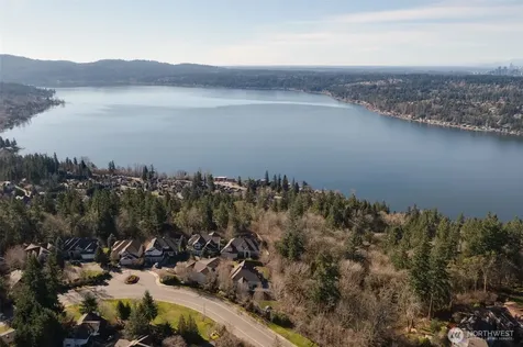 1915 205th Place NE Sammamish WA 98074