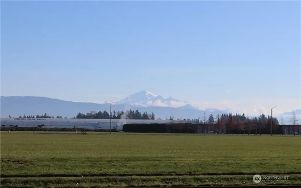 2263 W Main Street Lynden WA 98264