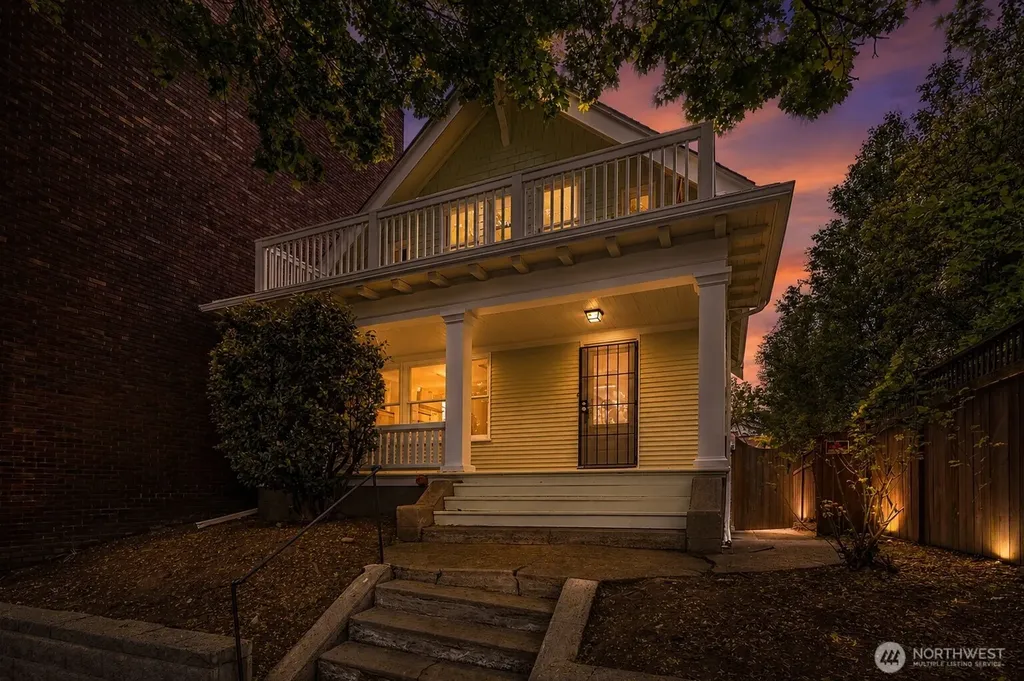 2031 Eastlake Avenue E Seattle WA 98102