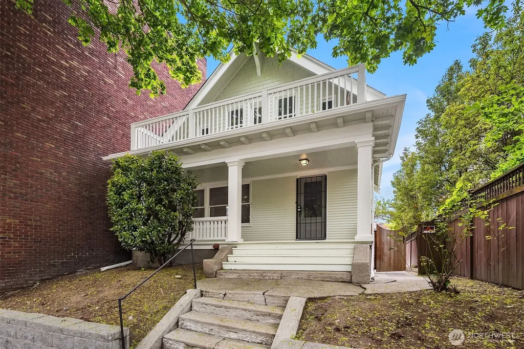2031 Eastlake Avenue E Seattle WA 98102