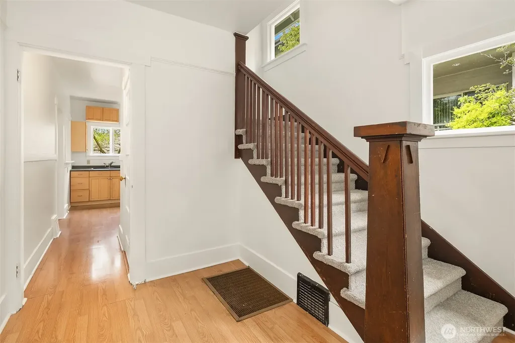 2031 Eastlake Avenue E Seattle WA 98102