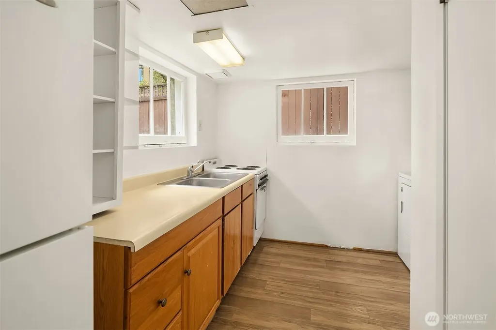 2031 Eastlake Avenue E Seattle WA 98102