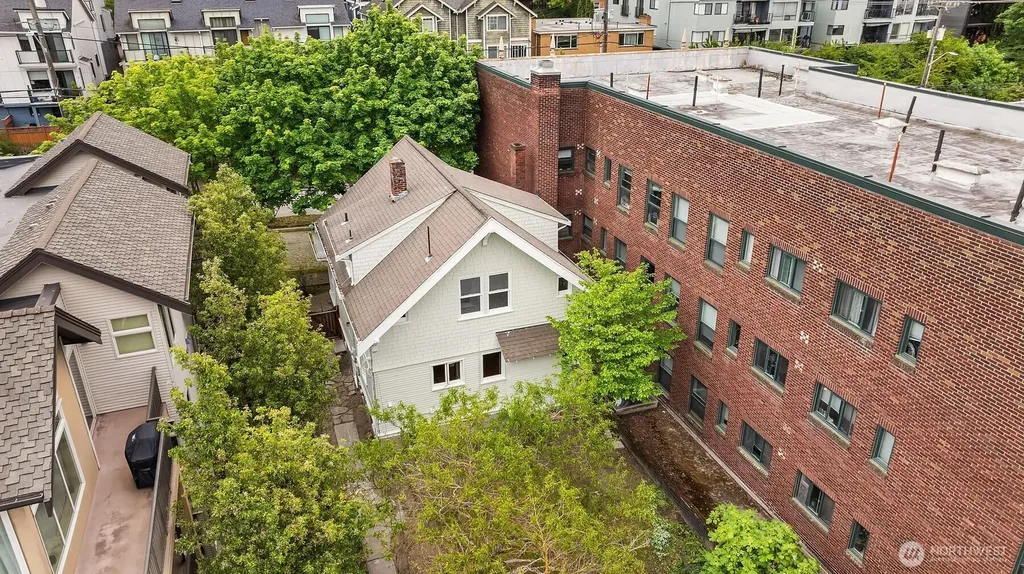 2031 Eastlake Avenue E Seattle WA 98102