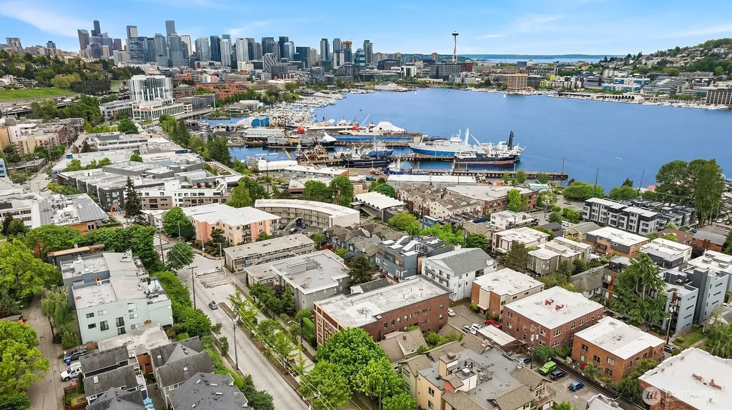 2031 Eastlake Avenue E Seattle WA 98102