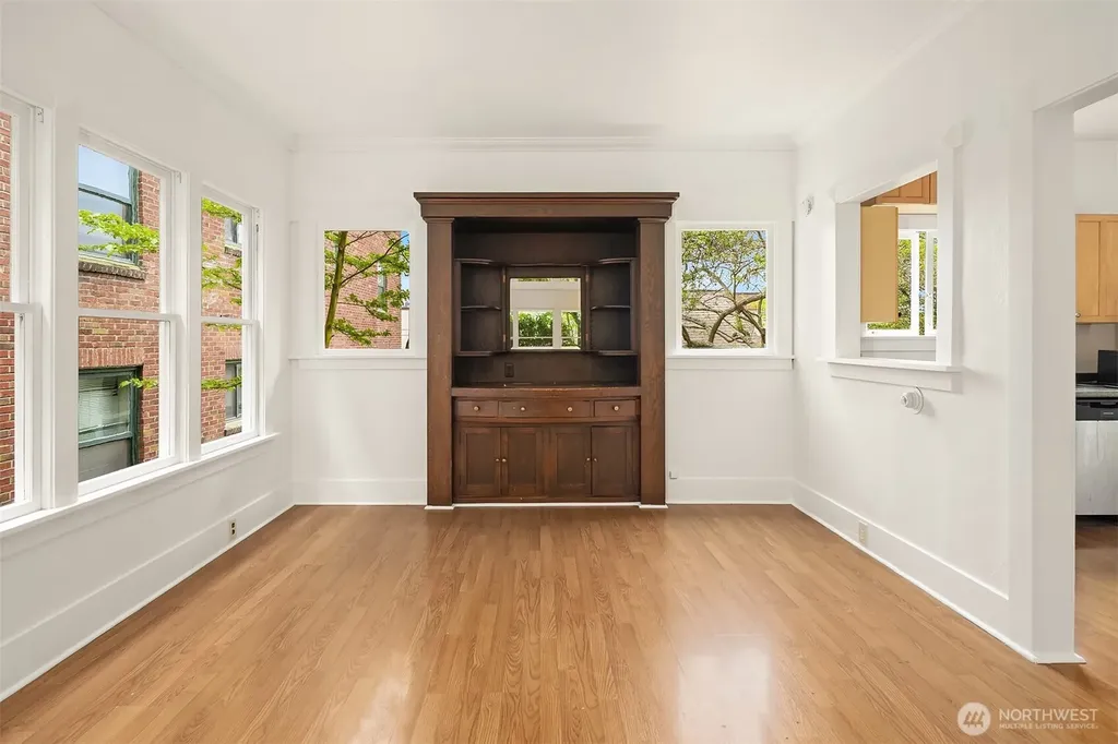 2031 Eastlake Avenue E Seattle WA 98102