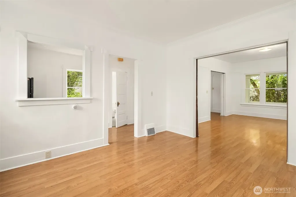 2031 Eastlake Avenue E Seattle WA 98102