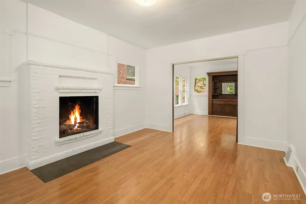 2031 Eastlake Avenue E Seattle WA 98102