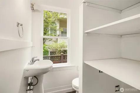 2031 Eastlake Avenue E Seattle WA 98102