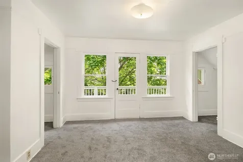 2031 Eastlake Avenue E Seattle WA 98102