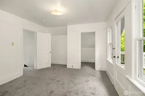 2031 Eastlake Avenue E Seattle WA 98102