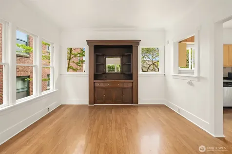 2031 Eastlake Avenue E Seattle WA 98102