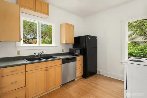 2031 Eastlake Avenue E Seattle WA 98102