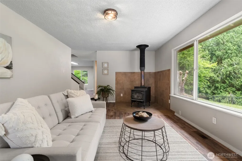 4562 SE Burley Olalla Road Olalla WA 98359