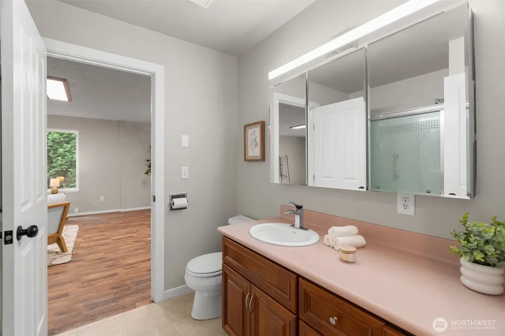 4562 SE Burley Olalla Road Olalla WA 98359
