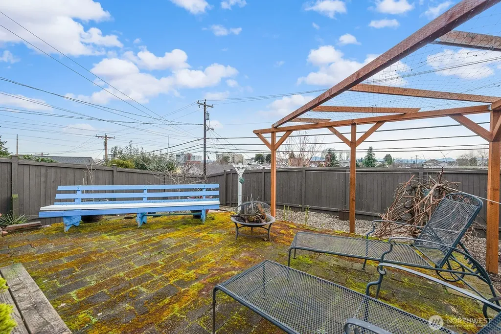 3231 Grand Avenue Everett WA 98201