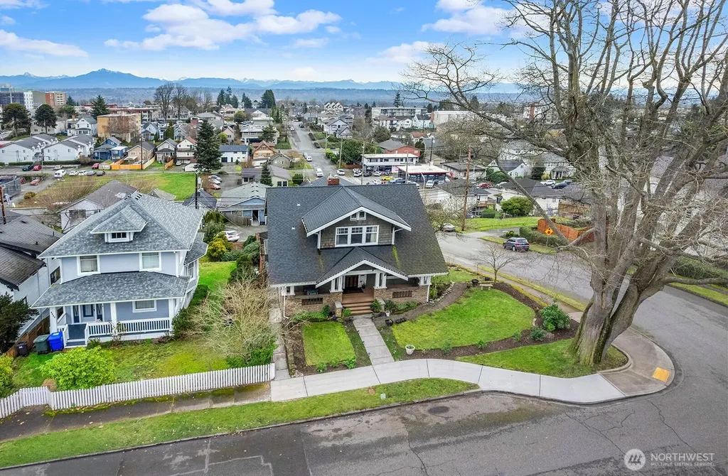 3231 Grand Avenue Everett WA 98201