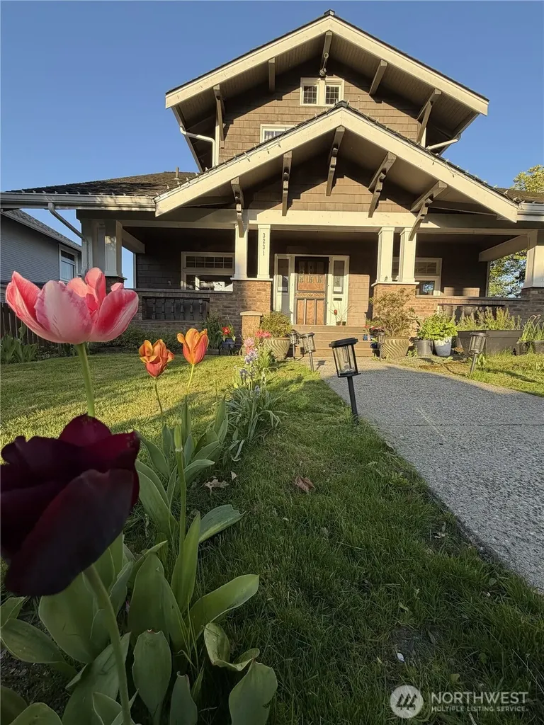 3231 Grand Avenue Everett WA 98201