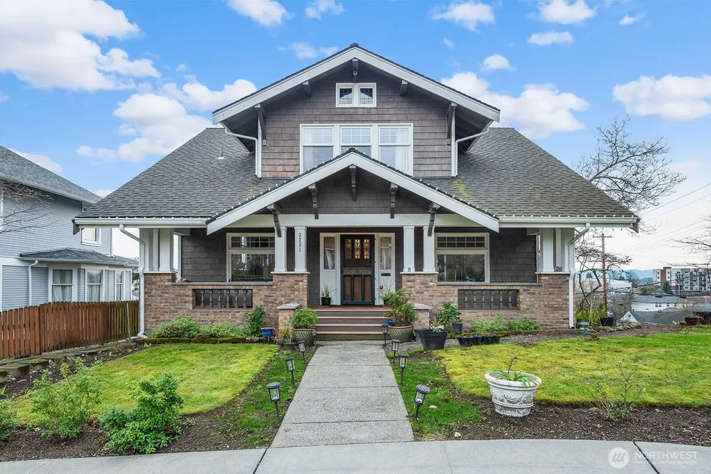 3231 Grand Avenue Everett WA 98201