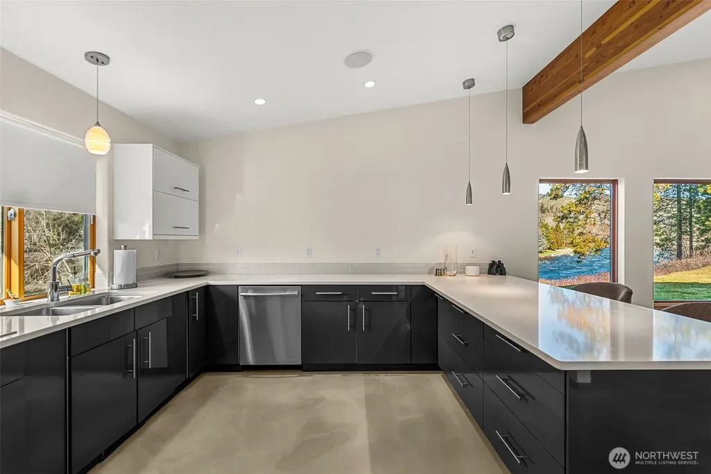 34 Steelhead Lane Dryden WA 98821