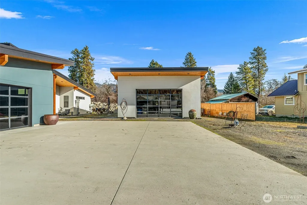 34 Steelhead Lane Dryden WA 98821