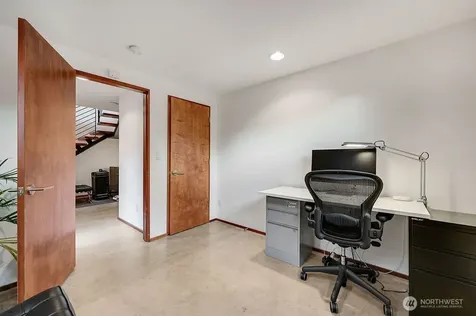 209 12th Ave E Seattle WA 98102