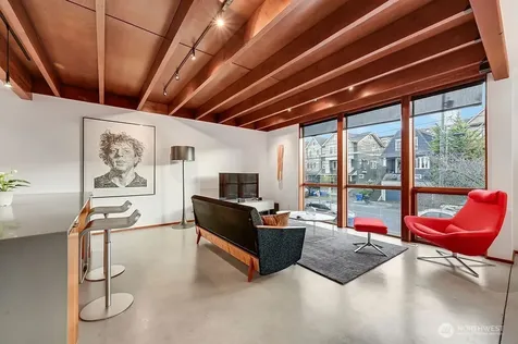 209 12th Ave E Seattle WA 98102