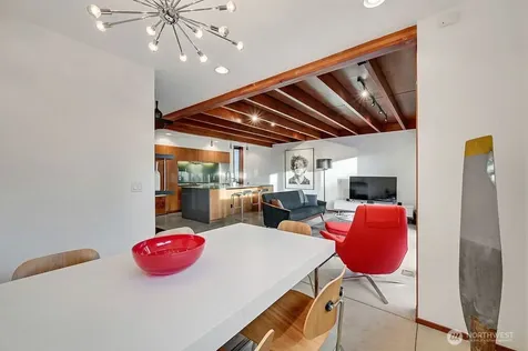 209 12th Ave E Seattle WA 98102