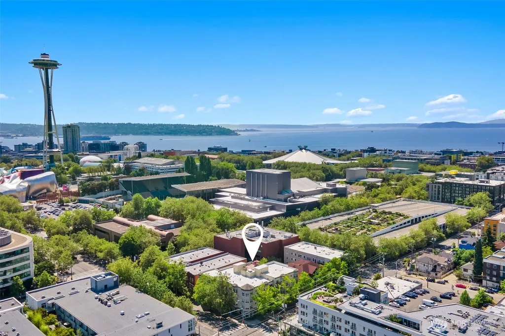 621 5 Avenue N Seattle WA 98109