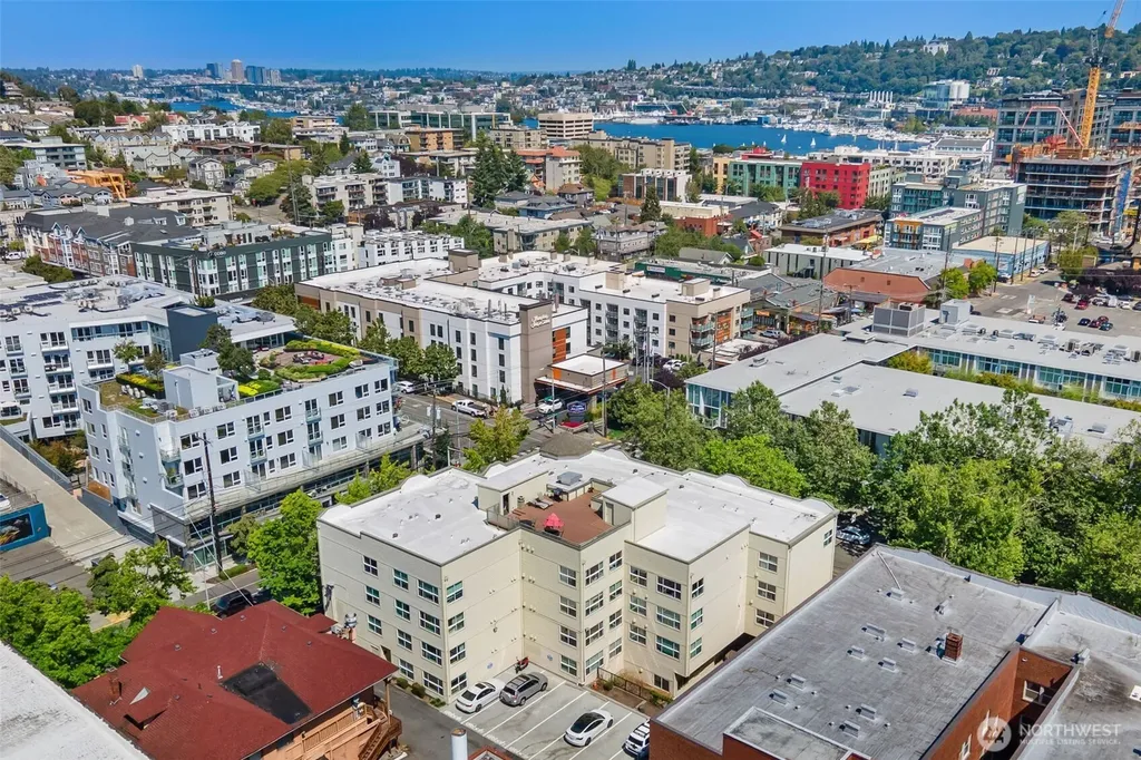 621 5 Avenue N Seattle WA 98109