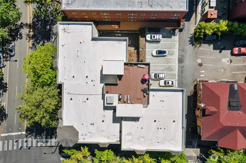 621 5 Avenue N Seattle WA 98109