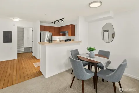 621 5 Avenue N Seattle WA 98109