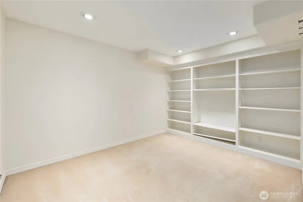 936 N 93rd Street Seattle WA 98103