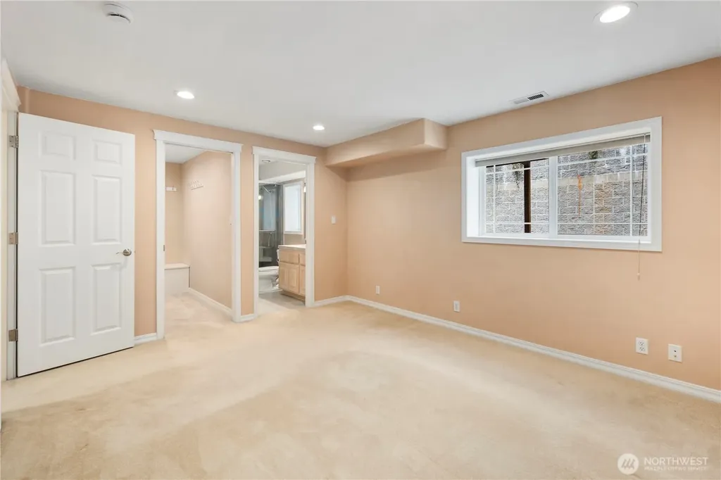 936 N 93rd Street Seattle WA 98103