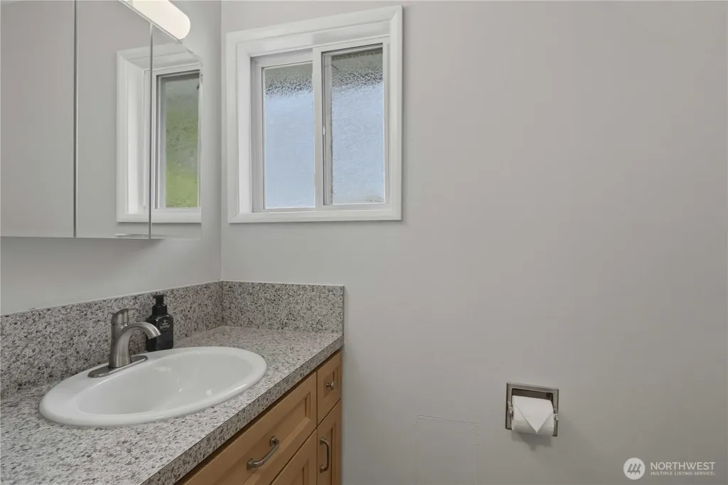 1209 Fieldcrest Avenue Centralia WA 98531