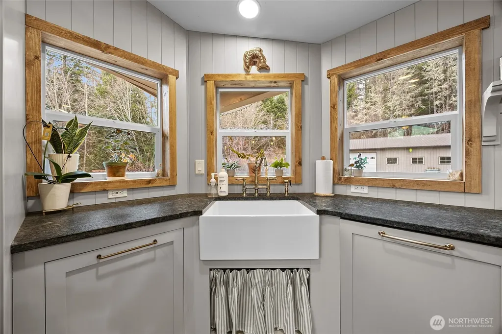 185 Wilderness Drive Randle WA 98377