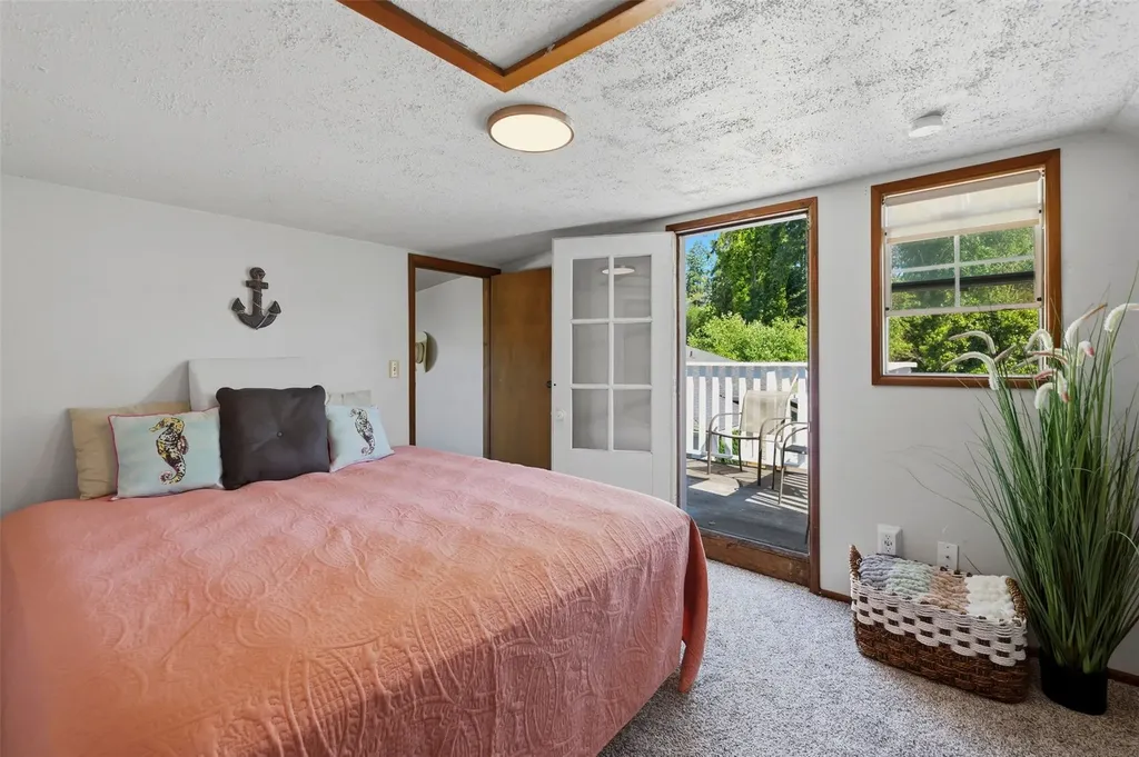 303 Puyallup Street Steilacoom WA 98388