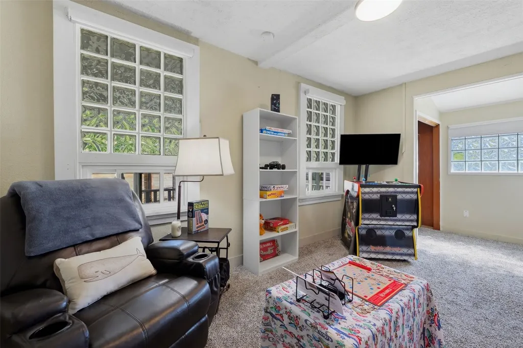 303 Puyallup Street Steilacoom WA 98388